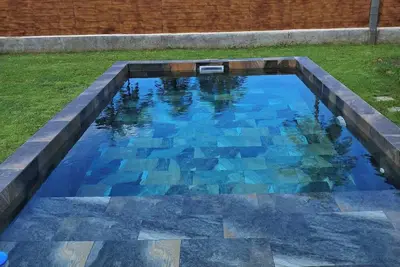 Image de 5 minutes from the dock and shops. Nice renovated house for families in Moorea