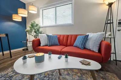 Image de Pleasant 1bd: At&T Walkable, Inviting & Lovable!