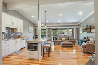Image de The Luxe at Abbey Villa |Gas Fireplace| King Master |Large Covered Balconies |Pool View |Hot Tub