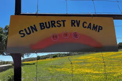 Image de Private Single unit Rv Campsite, 30/50 amp/sewer/water, fire ring, great views