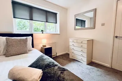 Image de Stylish Townhouse With Free Parking in Liverpool