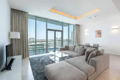 Image de Spacious 2br+Maid w/ Beach Access at the Palm