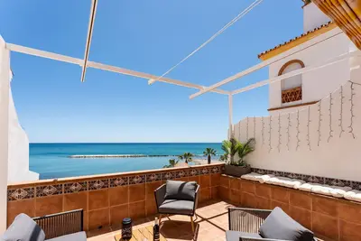 Image de 2bed beach apartment, first line lux
