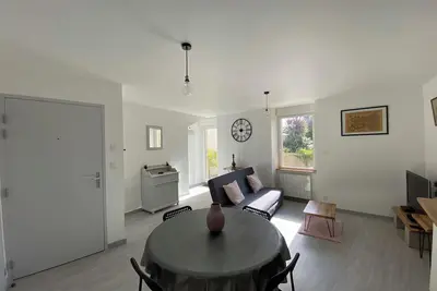 Image de Appartement de standing en rez-de-chaussée avec une superbe cour privative!