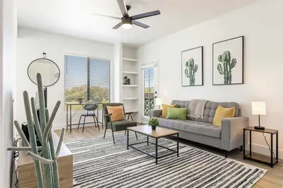 Image de 2br CozySuites at Kierland Commons with pool #10