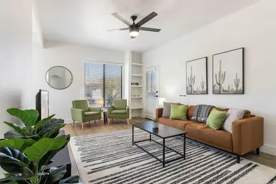 Image de 3br CozySuites at Kierland Commons with pool #14