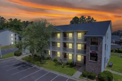 Image de Fayetteville Retreat I Free Parking I Pool I(cb)