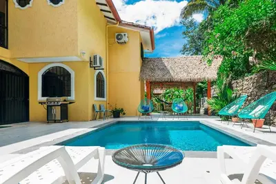 Image de Beautiful 3 bedroom, 3 bath with private pool in gated community