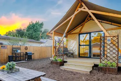 Image de Cozy Retreat with Modern Amenities and Outdoor Fun