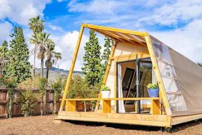 Image de Urban Glamping Oasis: Comfort & Adventure Combined