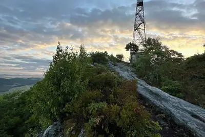 Image de Epic Hawk Watching Fire Tower-Fall Migration Hotspot and Outdoor Adventures!
