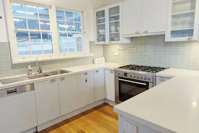 Image de Great holiday home in Mt Waverley Wifi, game room, deck, cubby & basketball