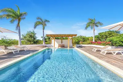 Image de La Hacienda, Terres Basses by Personal Villas -Elegant Spanish-Caribbean Style