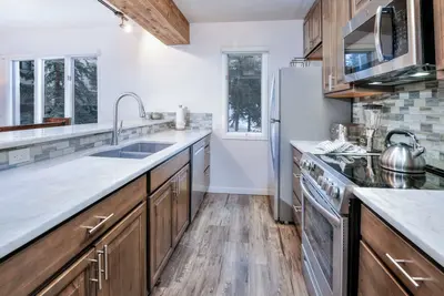 Image de Beaver Creek Townsend Getaway – Ski In\/Ski Out Adventure for 4!
