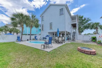 Image de Spacious 5 bedroom, 4. 5 bathrooms w/pool, plus $100 golf cart reimbursement