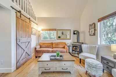 Image de Cozy Terrace Lakes Resort Cabin w/ Views