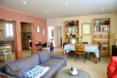 Image de Appartement deluxe 2 Chambres, 90m2 en centre ville, tout confort,