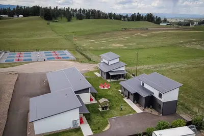 Pet friendly! The Jewel View Cottages Units 5 & 6