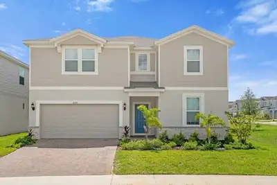 Image de 10 Bedrooms/ 8 Bathrooms/ Windsor Cay (16392 Sk)