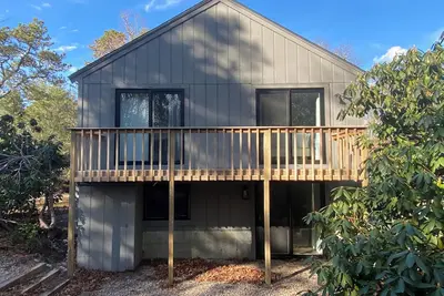 Image de New Seabury Fully Renovated  beach house. Great location, pet friendly!