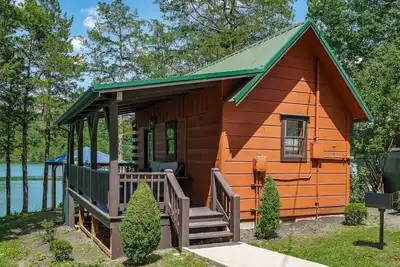 Image de The Wren’s Nest Studio Cabin 11 - Studio style cabin, queen bed and a kitchenette