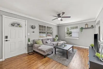 Image de Cozy 3br in Vibrant St. Petersburg, Fl!