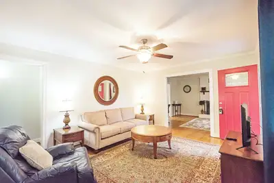Image de Fantastic North Henrico Home With Fenced Yard
