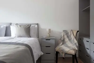 Image de Cheltenham | Cotswolds Stay with Workspace + Parking