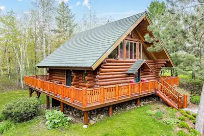 Image de Sauna, Massage Chair, Firepit, Woods, Pet Friendly