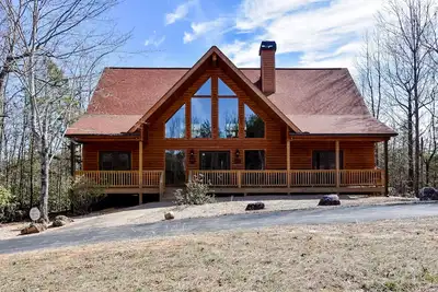 Image de New Blue Ridge Mountain cabin with Great Views, Hot tub, Fireplace & Games