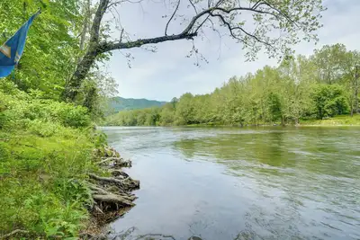 Image de Riverfront Shenandoah Getaway w\/ Kayaks & Tubes!
