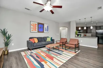 Image de Charming Sienna 2/2 Apt, w/Wd & private garage