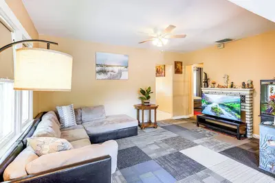 Image de 19 Mi to Disney World: Bright Haines City Getaway!