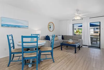 Image de Blue Pearl- Canal Views, Boat Slip & Pool Access! Perfect Rockport Getaway!