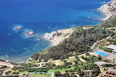Image de Baia delle Ginestre Three-room apartment 6 beds sea view