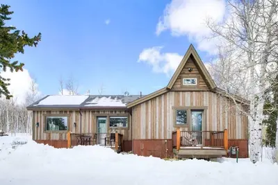 Image de Aspen Grove Cabin w/Hot Tub