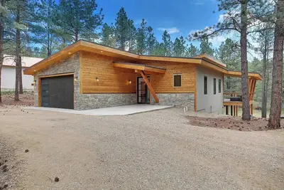 Image de Custom home close to ski resort with hot tub
