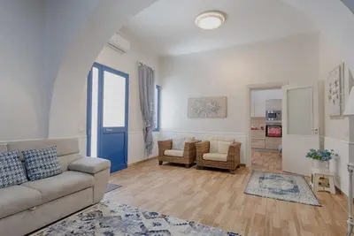 Marsala Central and Colorful Apartment!