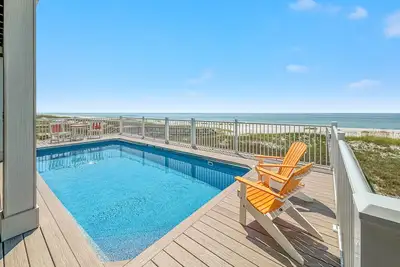 Image de \"Sandy Feet Retreat\" | Beachfront | Private Pool | Beach Getaways