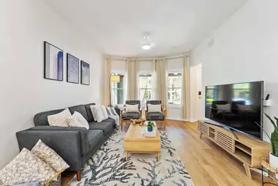 Image de New! 10-min to Downtown | Lcp Collection