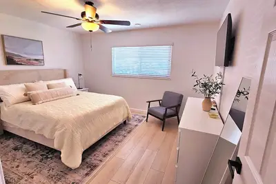 Image de Coastal Escape - Modern St. Pete Beach House- 8mi to Beach