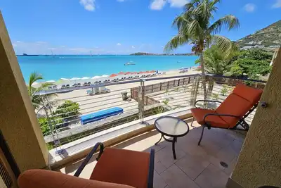 Image de Oceanfront Condo with breathtaking views and private beach access.