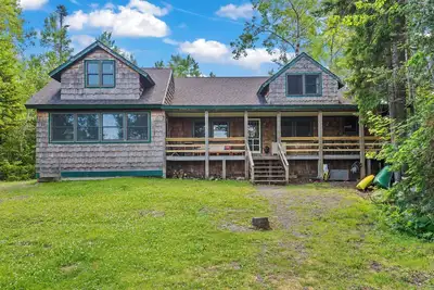 Image de Rock Hopper on Mooselookmeguntic Lake with beach, pet friendly!