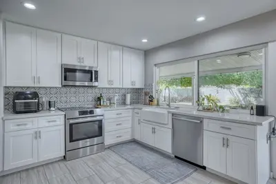 Image de Outdoor enthusiast's dream. Quiet neighborhood next to the Phx Mtn Preserve! \n