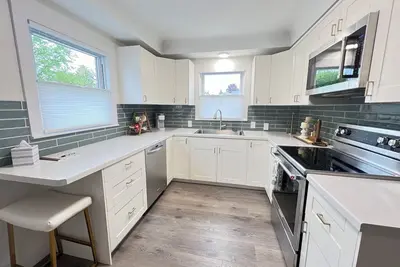 Image de Clean & Newly Remodeled Duplex Cottage in St. Clair, Walk to Golfing & Boating