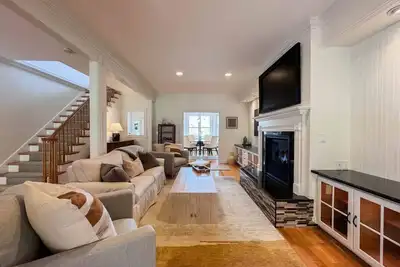 Image de Forest Ledge | 5550ft² | Game Room | HotTub | View