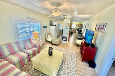 Image de 3 Bdrm in Historic Downtown