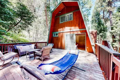 Image de Dog-friendly 2-story home with large deck, tree views, fireplace, hammock, & W\/D