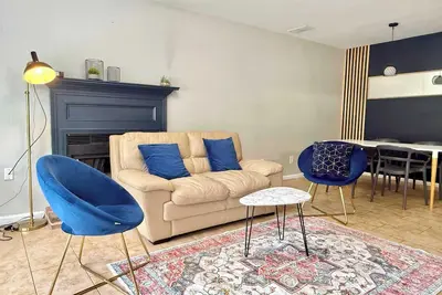 Image de 2b2b Townhouse in N Metro Atl