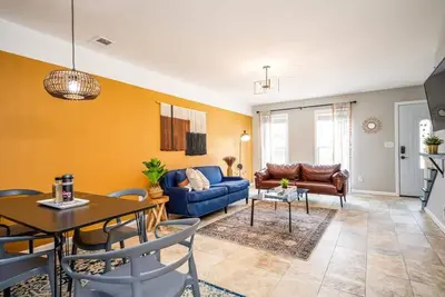 Image de Entire Place Cozy Quiet 2b2b Townhouse
